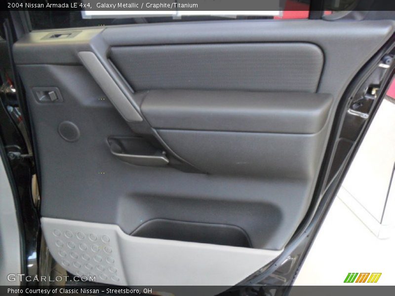 Galaxy Metallic / Graphite/Titanium 2004 Nissan Armada LE 4x4