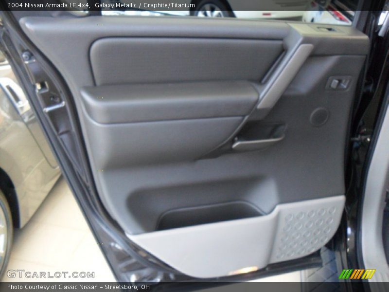 Galaxy Metallic / Graphite/Titanium 2004 Nissan Armada LE 4x4