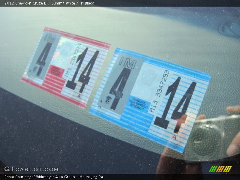 Summit White / Jet Black 2012 Chevrolet Cruze LT