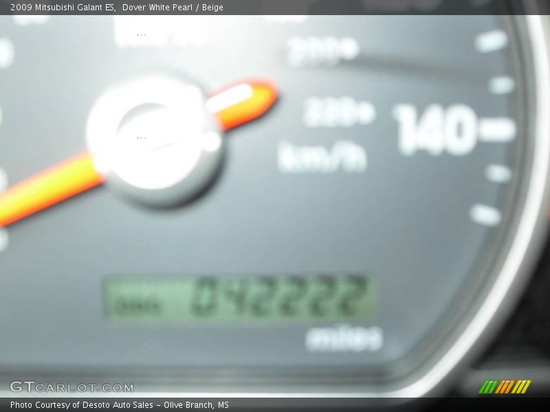 Dover White Pearl / Beige 2009 Mitsubishi Galant ES