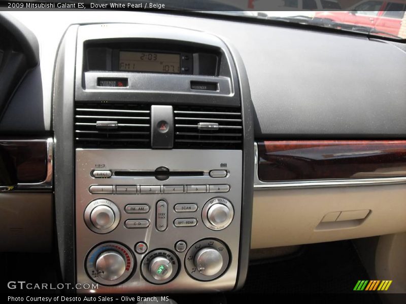 Dover White Pearl / Beige 2009 Mitsubishi Galant ES