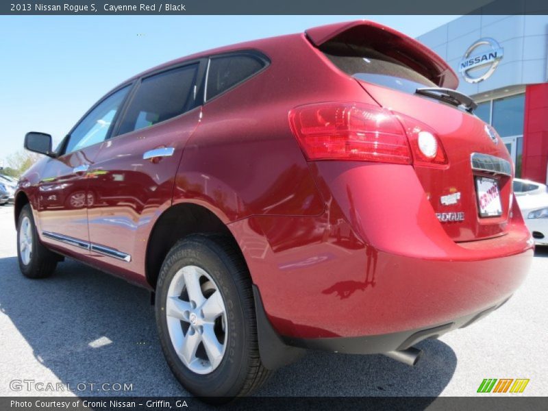 Cayenne Red / Black 2013 Nissan Rogue S
