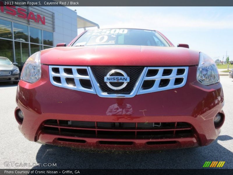 Cayenne Red / Black 2013 Nissan Rogue S