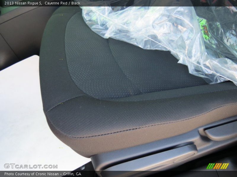 Cayenne Red / Black 2013 Nissan Rogue S