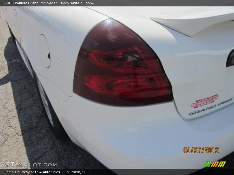 Ivory White / Ebony 2008 Pontiac Grand Prix Sedan