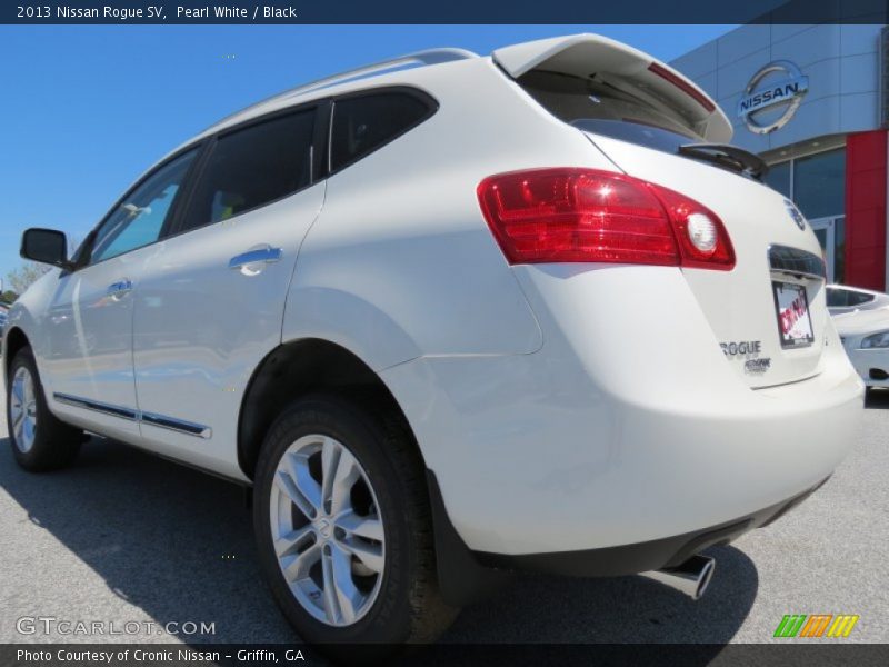Pearl White / Black 2013 Nissan Rogue SV