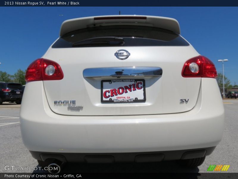 Pearl White / Black 2013 Nissan Rogue SV