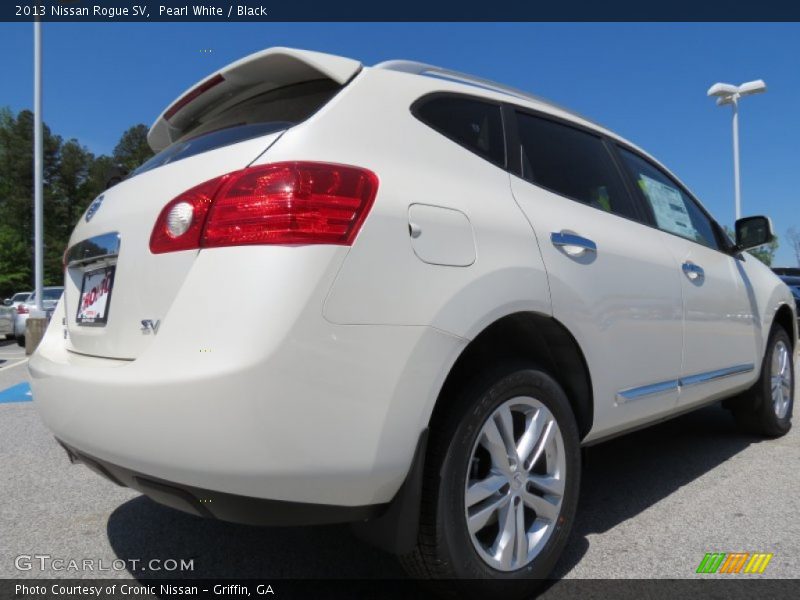 Pearl White / Black 2013 Nissan Rogue SV