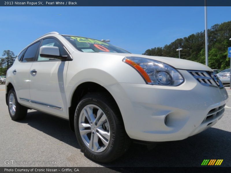 Pearl White / Black 2013 Nissan Rogue SV