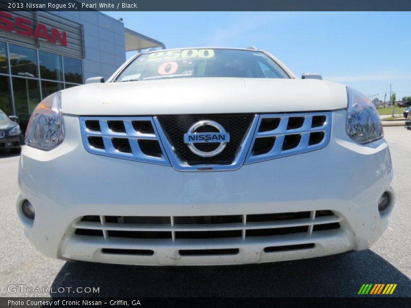 Pearl White / Black 2013 Nissan Rogue SV