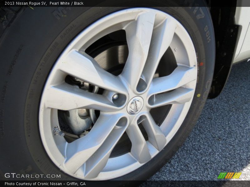 Pearl White / Black 2013 Nissan Rogue SV
