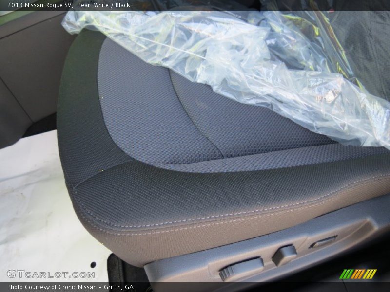 Pearl White / Black 2013 Nissan Rogue SV