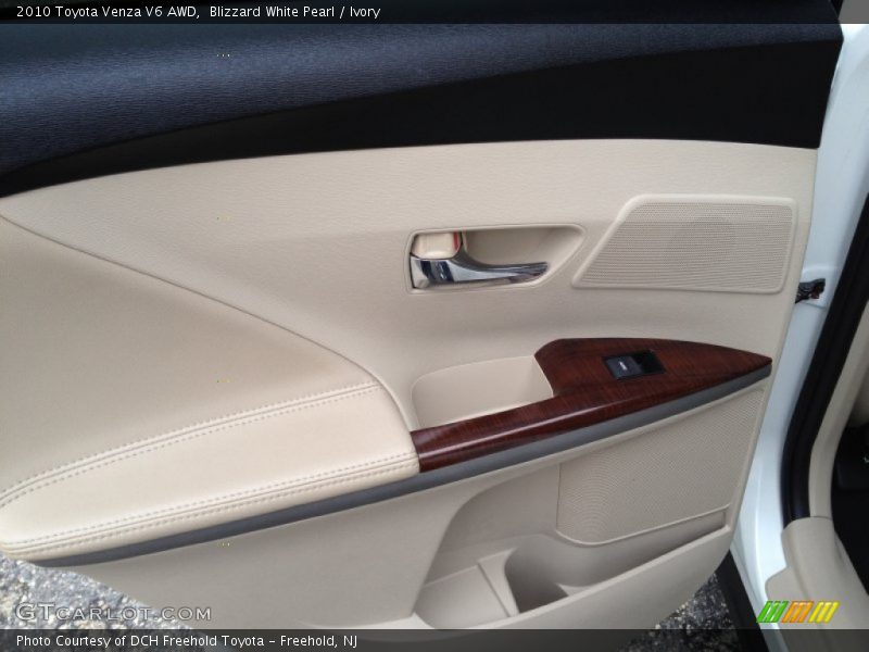 Blizzard White Pearl / Ivory 2010 Toyota Venza V6 AWD