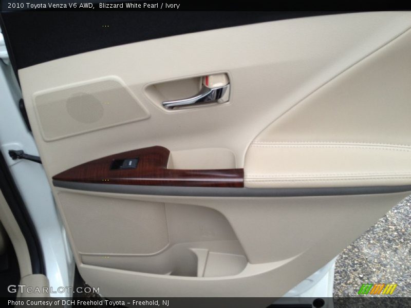 Blizzard White Pearl / Ivory 2010 Toyota Venza V6 AWD