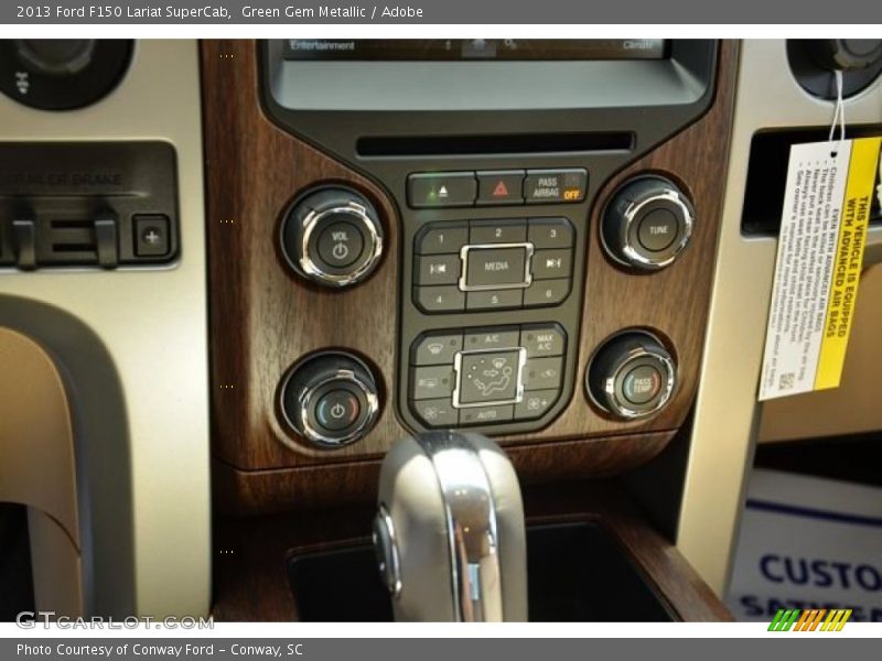 Green Gem Metallic / Adobe 2013 Ford F150 Lariat SuperCab