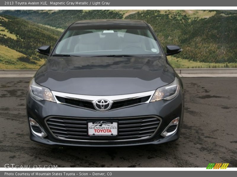 Magnetic Gray Metallic / Light Gray 2013 Toyota Avalon XLE