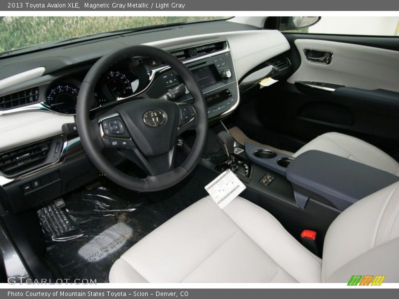 Magnetic Gray Metallic / Light Gray 2013 Toyota Avalon XLE