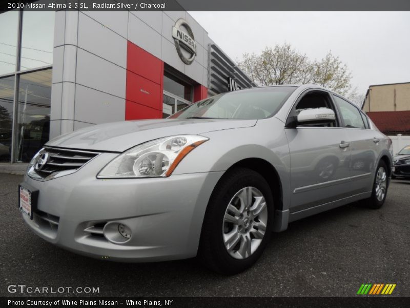 Radiant Silver / Charcoal 2010 Nissan Altima 2.5 SL