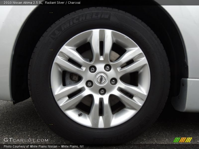 Radiant Silver / Charcoal 2010 Nissan Altima 2.5 SL