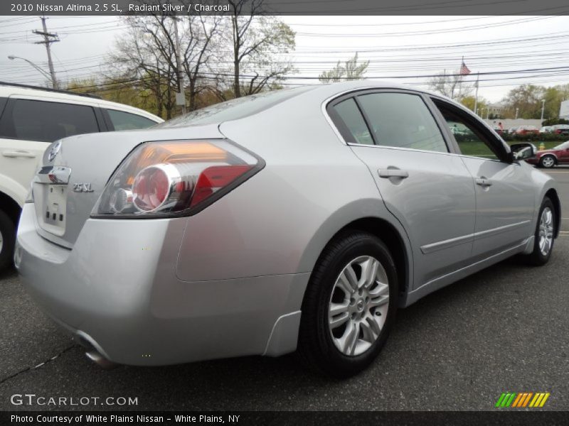 Radiant Silver / Charcoal 2010 Nissan Altima 2.5 SL