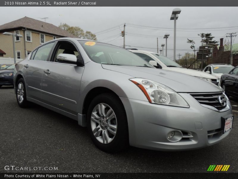 Radiant Silver / Charcoal 2010 Nissan Altima 2.5 SL