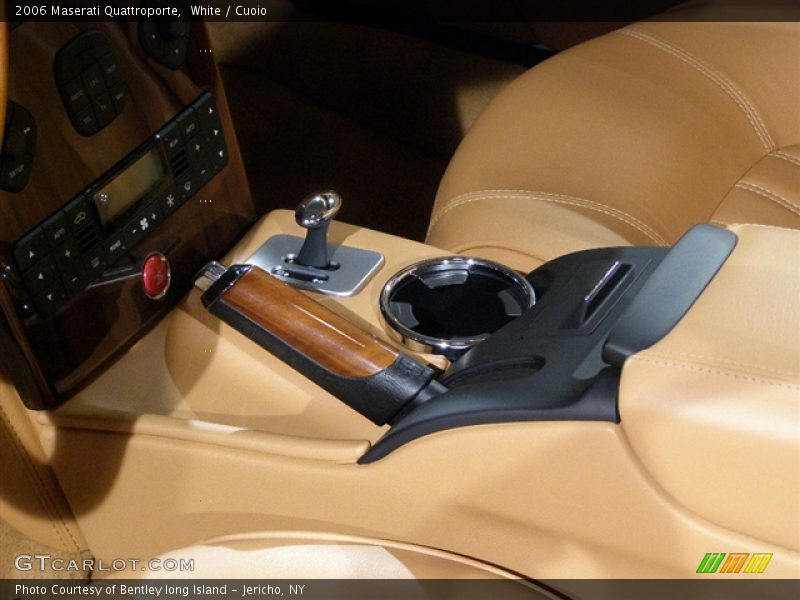 White / Cuoio 2006 Maserati Quattroporte