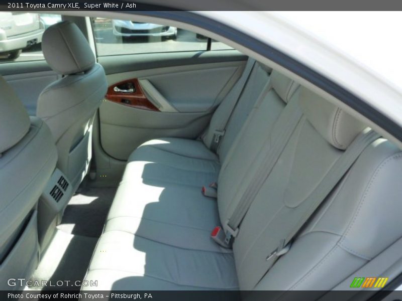 Super White / Ash 2011 Toyota Camry XLE