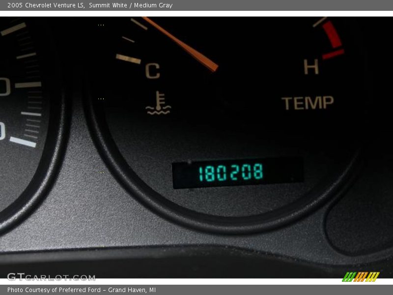 Summit White / Medium Gray 2005 Chevrolet Venture LS