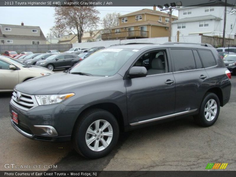 Magnetic Gray Metallic / Ash 2013 Toyota Highlander SE 4WD