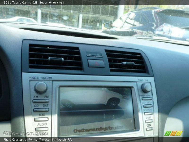 Super White / Ash 2011 Toyota Camry XLE