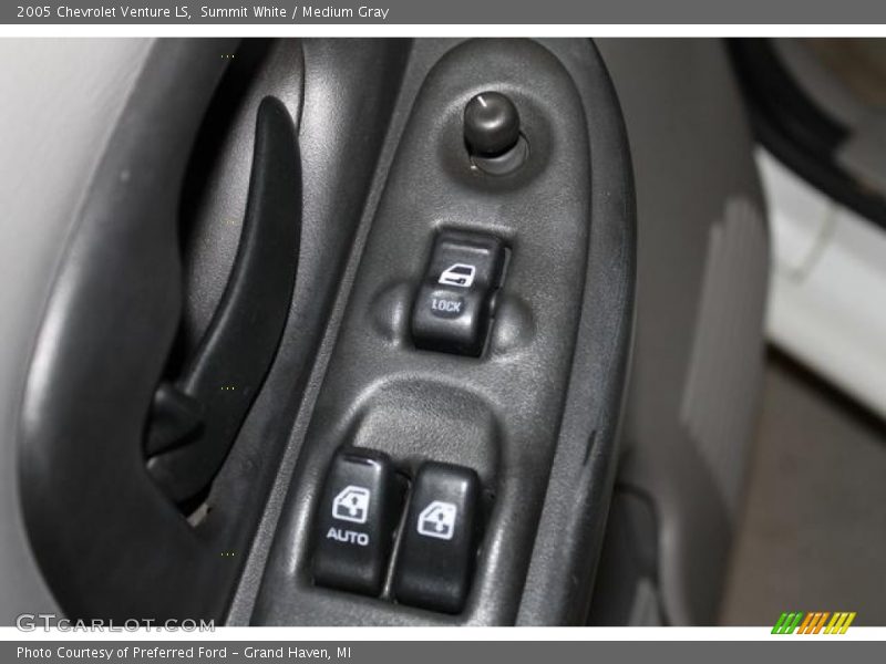 Summit White / Medium Gray 2005 Chevrolet Venture LS