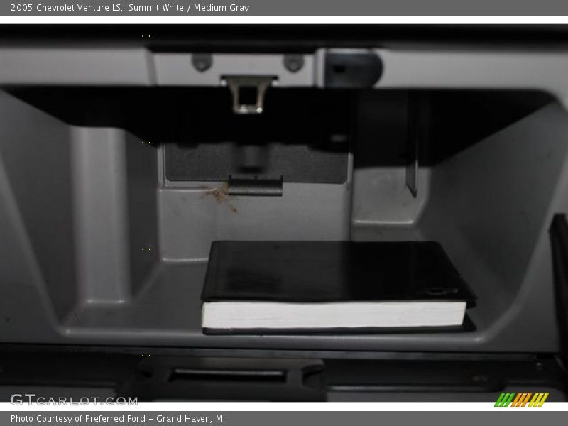 Summit White / Medium Gray 2005 Chevrolet Venture LS