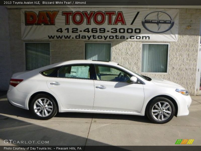 Blizzard White Pearl / Almond 2013 Toyota Avalon XLE