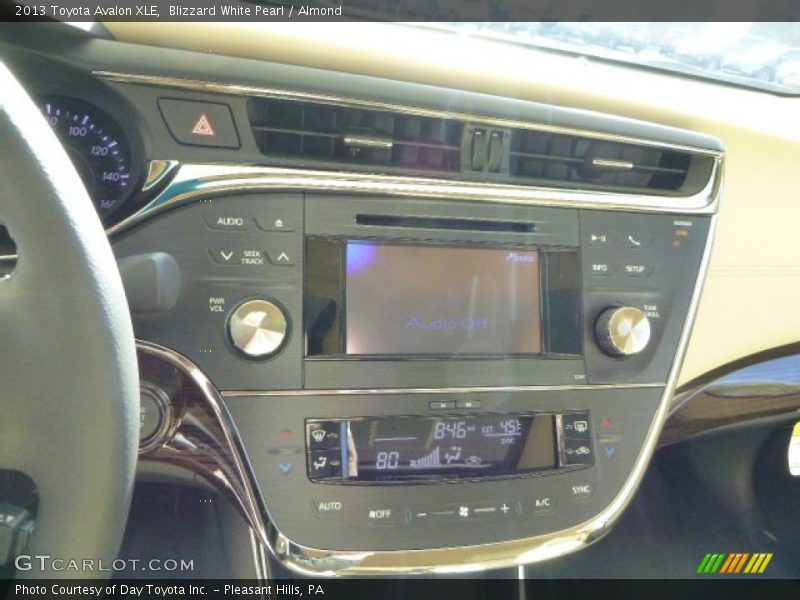 Blizzard White Pearl / Almond 2013 Toyota Avalon XLE