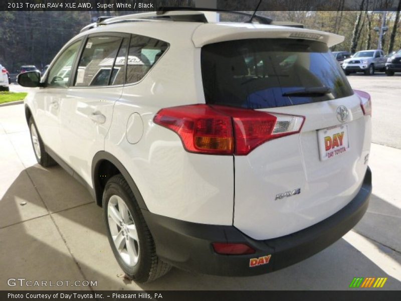 Super White / Black 2013 Toyota RAV4 XLE AWD