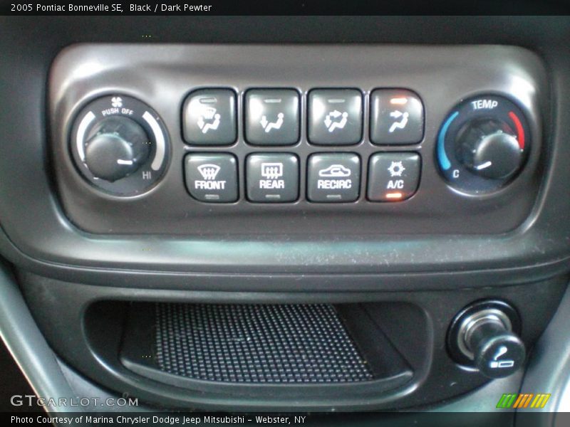 Black / Dark Pewter 2005 Pontiac Bonneville SE