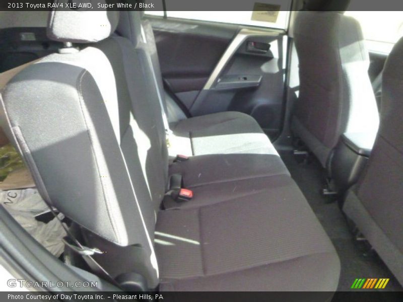 Super White / Black 2013 Toyota RAV4 XLE AWD
