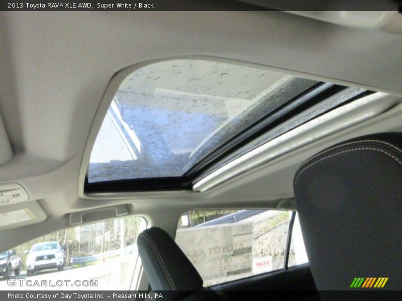 Super White / Black 2013 Toyota RAV4 XLE AWD