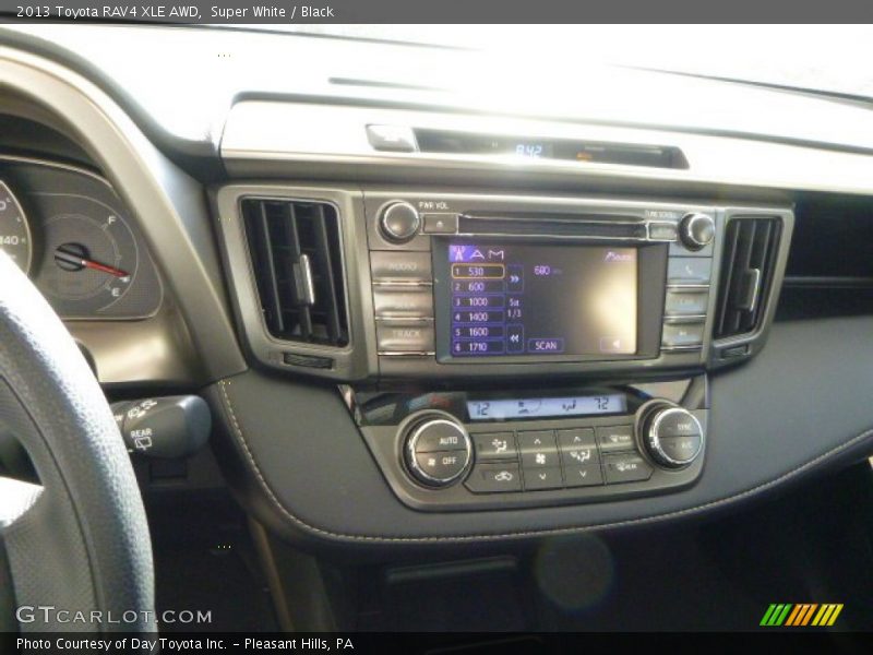 Super White / Black 2013 Toyota RAV4 XLE AWD