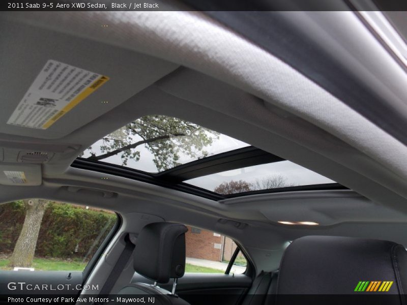 Sunroof of 2011 9-5 Aero XWD Sedan