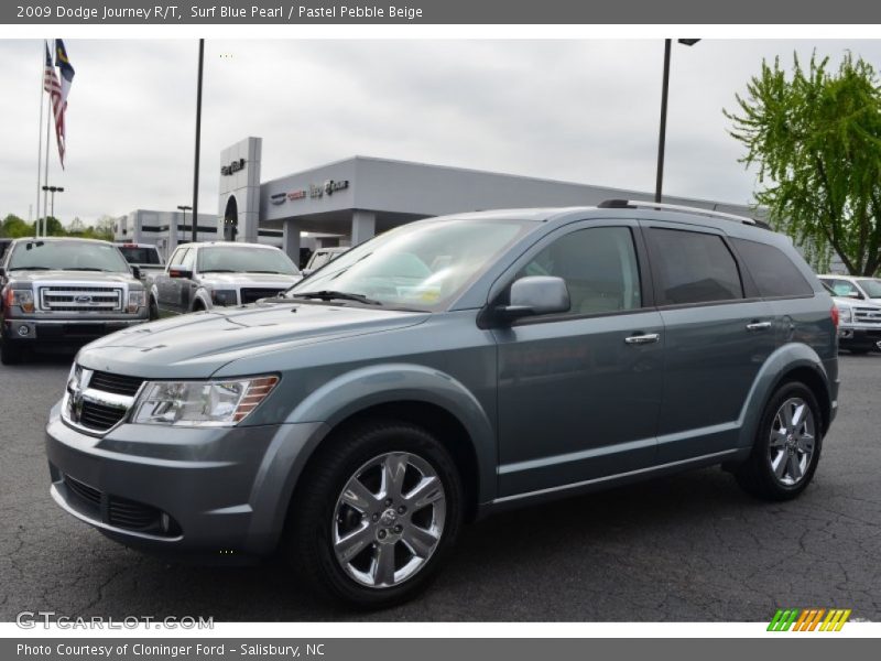 Front 3/4 View of 2009 Journey R/T