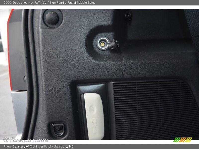 Surf Blue Pearl / Pastel Pebble Beige 2009 Dodge Journey R/T