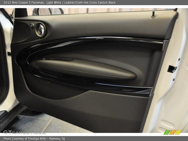 Light White / Leather/Cloth Hot Cross Carbon Black 2013 Mini Cooper S Paceman