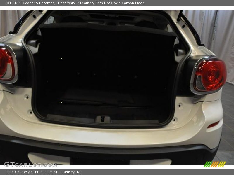 Light White / Leather/Cloth Hot Cross Carbon Black 2013 Mini Cooper S Paceman
