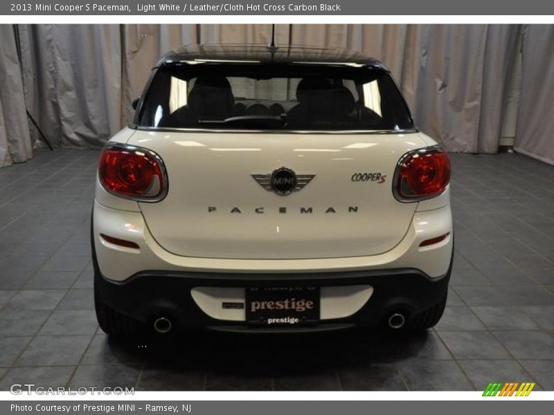 Light White / Leather/Cloth Hot Cross Carbon Black 2013 Mini Cooper S Paceman
