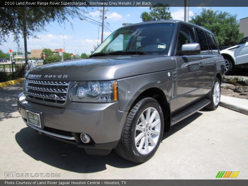 Front 3/4 View of 2010 Range Rover Supercharged