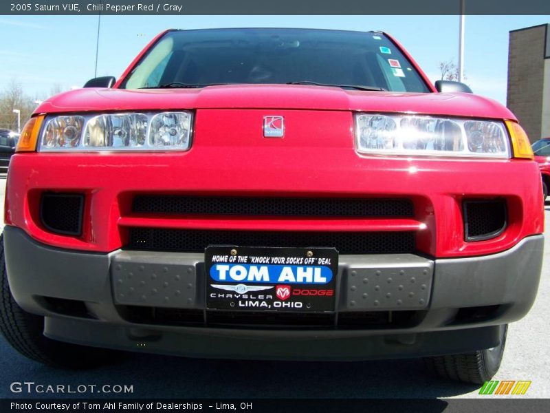 Chili Pepper Red / Gray 2005 Saturn VUE