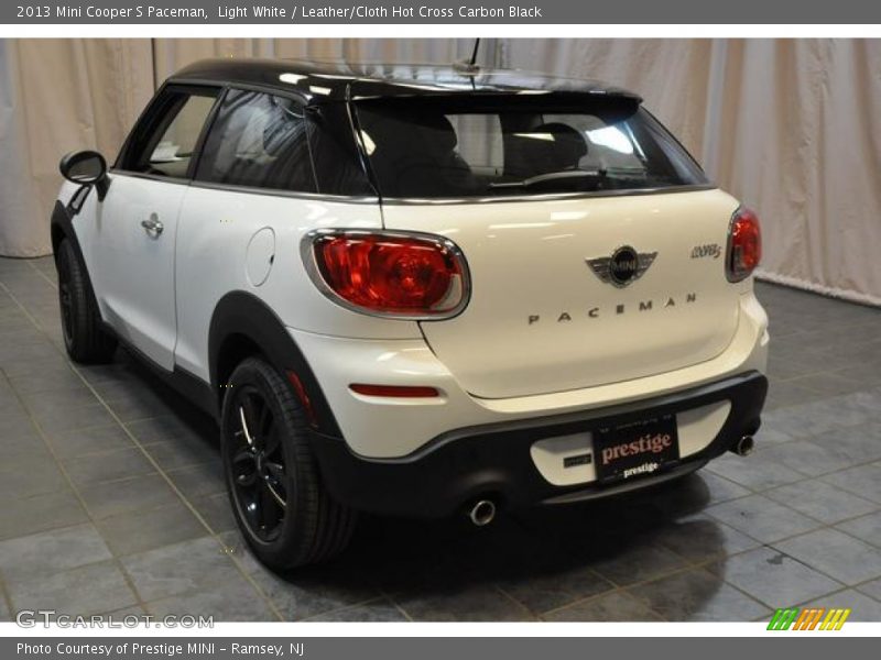 Light White / Leather/Cloth Hot Cross Carbon Black 2013 Mini Cooper S Paceman