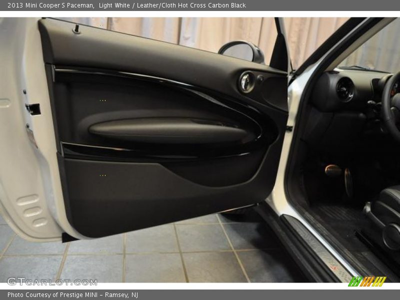 Light White / Leather/Cloth Hot Cross Carbon Black 2013 Mini Cooper S Paceman