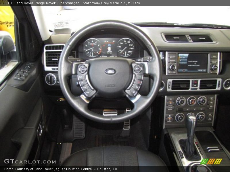 Dashboard of 2010 Range Rover Supercharged